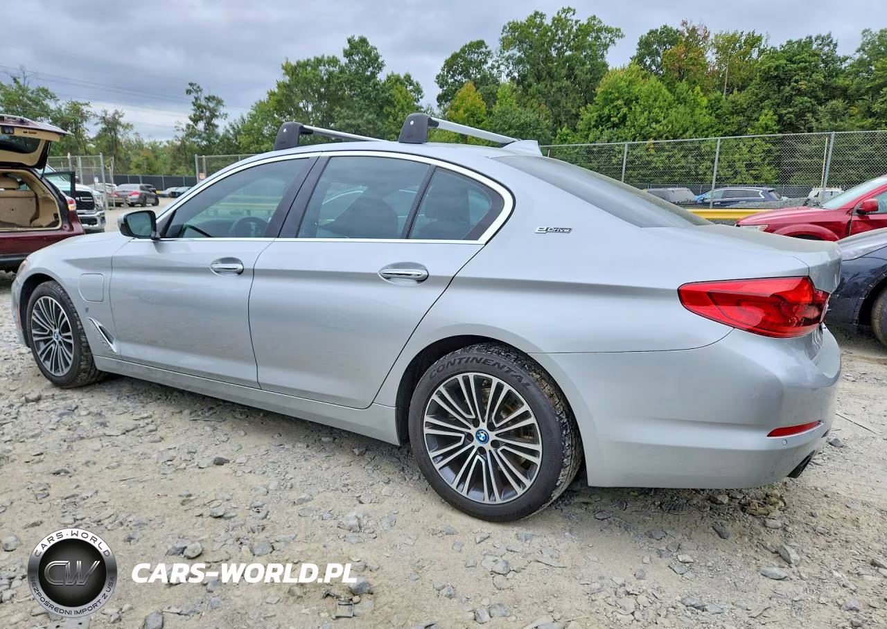 2018 BMW 530Xe VIN:WBAJB1C52JB084529 - 2