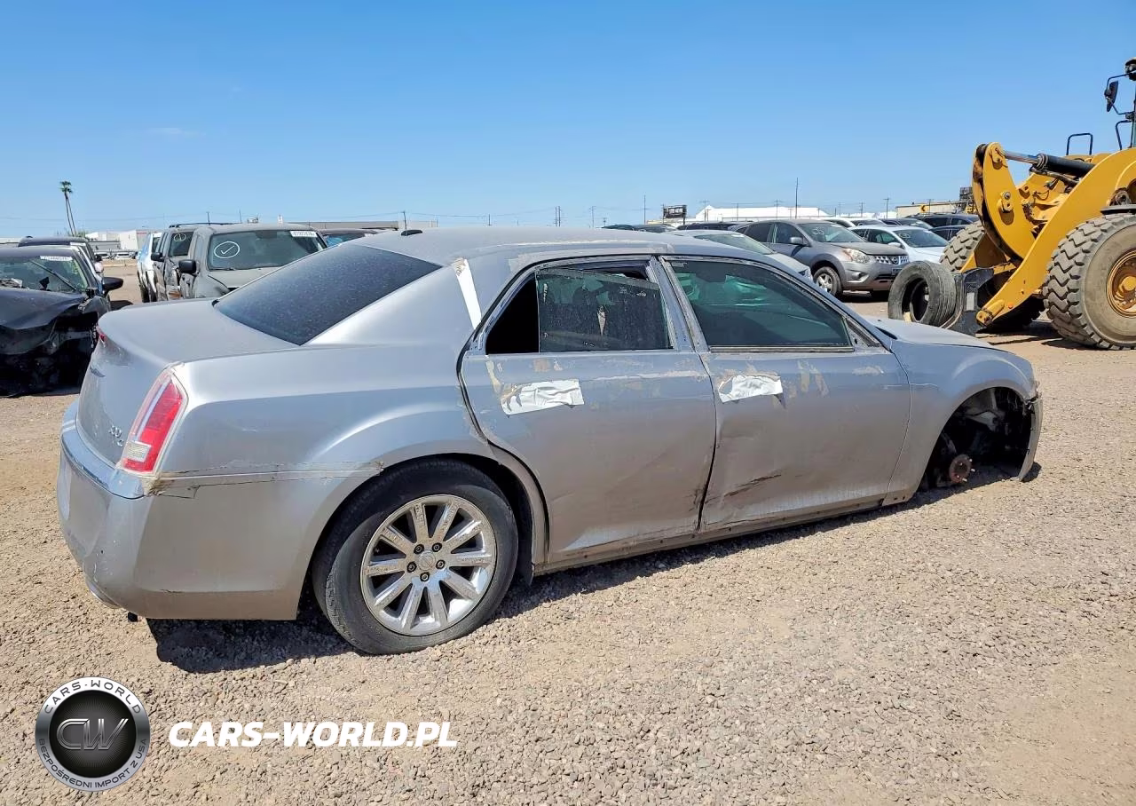 2013 Chrysler 300C VIN:2C3CCAEG8DH620231 - 3