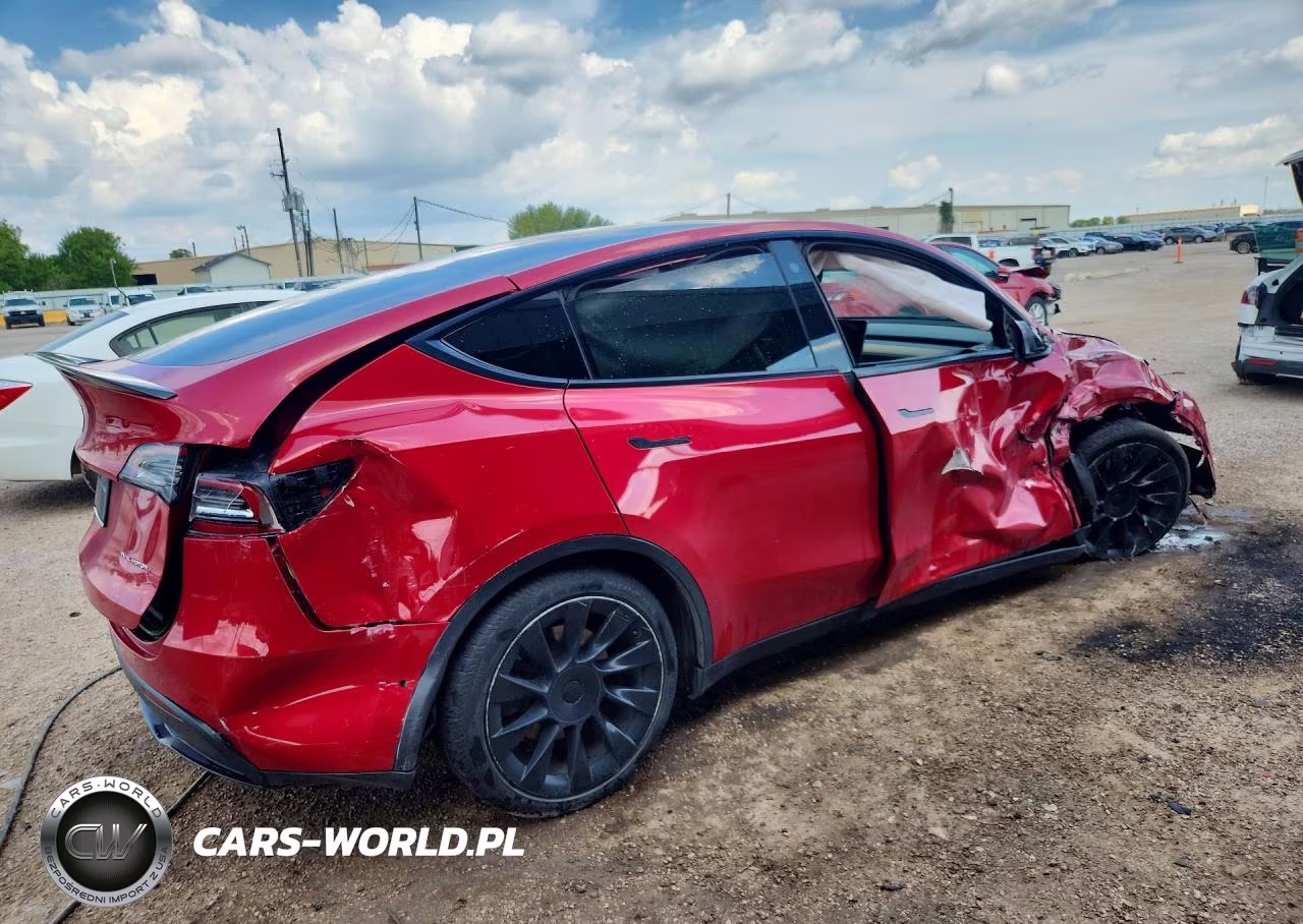 2022 Tesla Model Y VIN:7SAYGDEE3NF481447 - 3