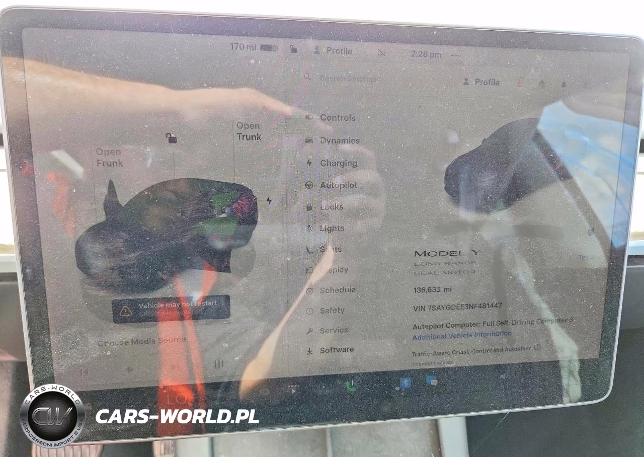 2022 Tesla Model Y VIN:7SAYGDEE3NF481447 - 9