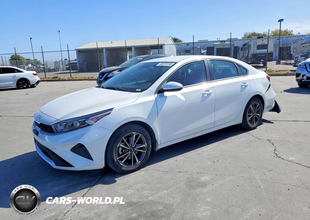 2023 Kia Forte Lxs