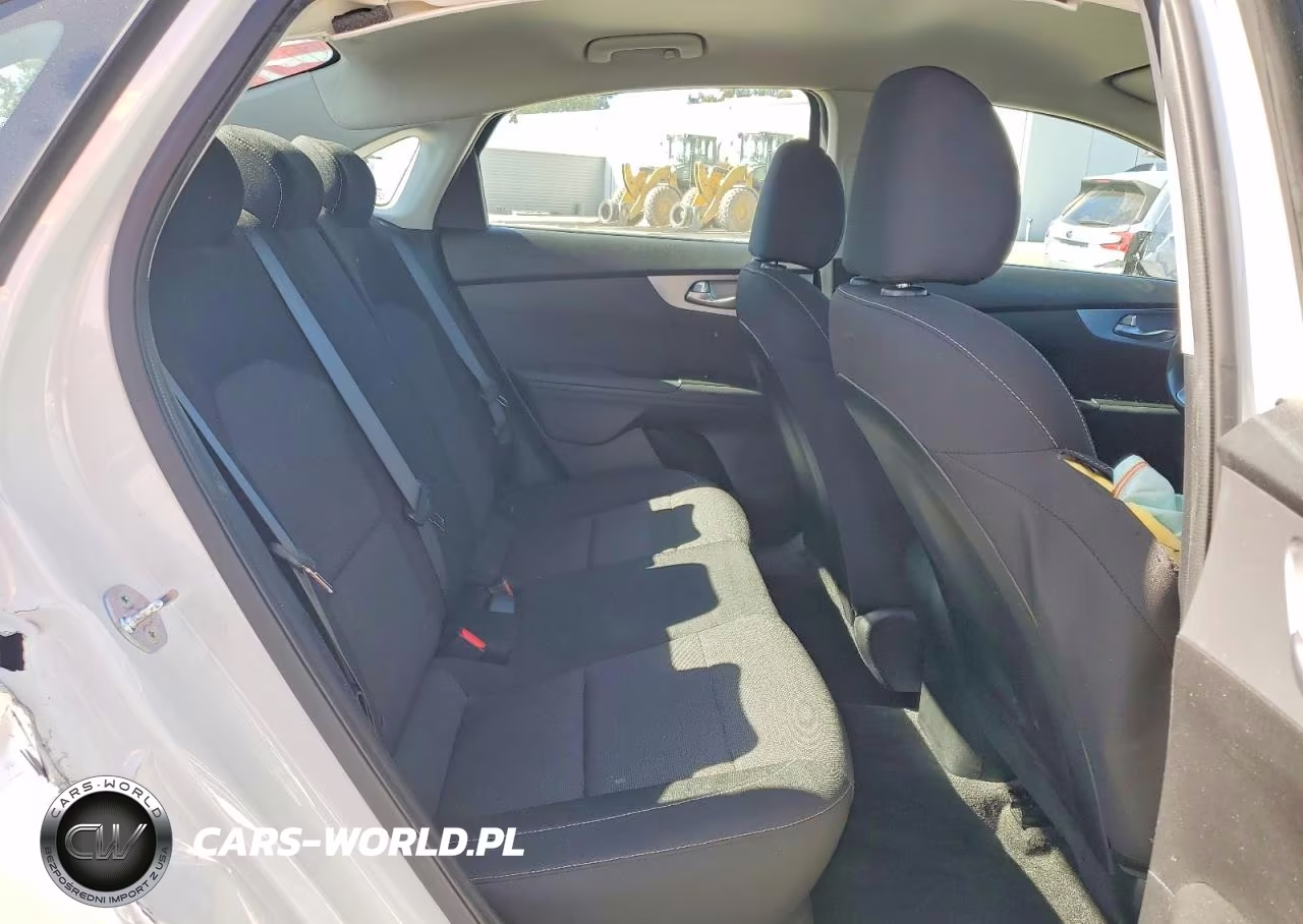 2023 Kia Forte Lxs VIN:3KPF24AD3PE617598 - 10