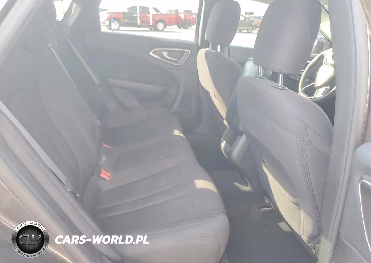 2015 Chrysler 200 Limited VIN:1C3CCCAB0FN662683 - 10