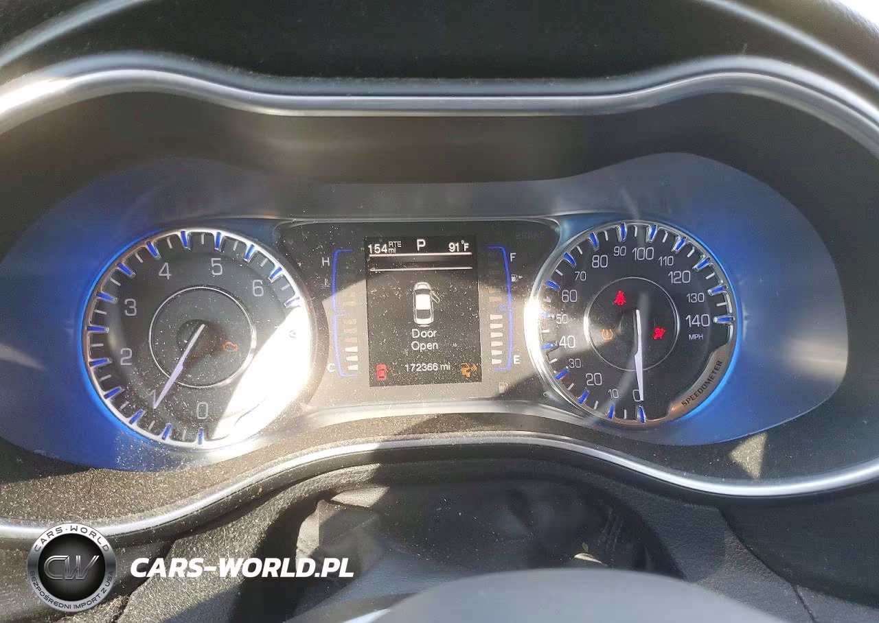 2015 Chrysler 200 Limited VIN:1C3CCCAB0FN662683 - 9