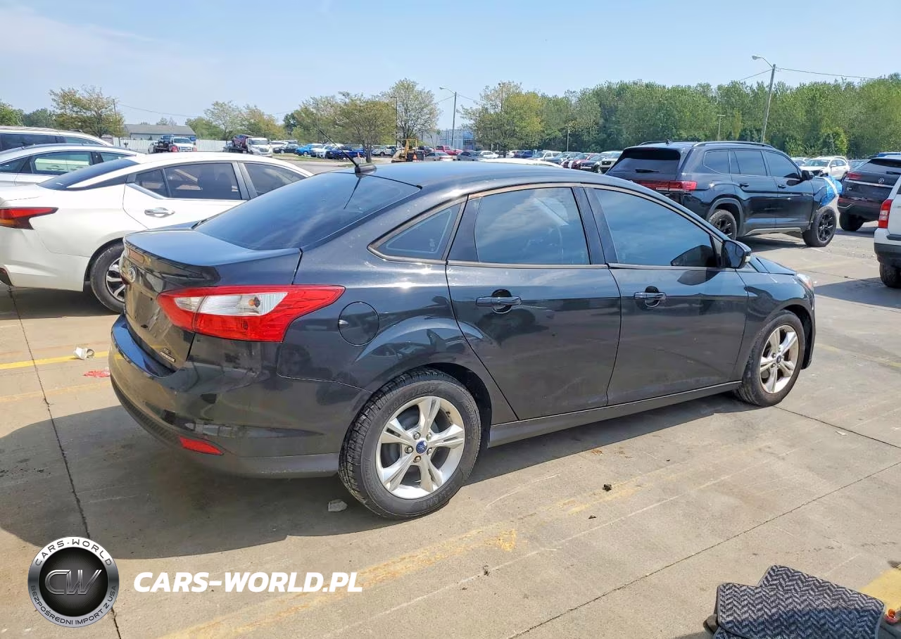 2013 Ford Focus Se VIN:1FADP3F24DL333156 - 3