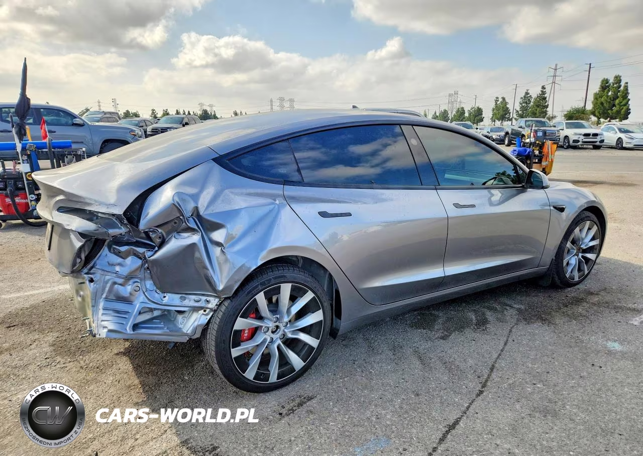 2025 Tesla Model 3 VIN:5YJ3E1EA2SF018445 - 3
