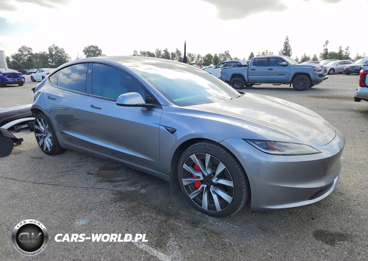 2025 Tesla Model 3 VIN:5YJ3E1EA2SF018445 - 4