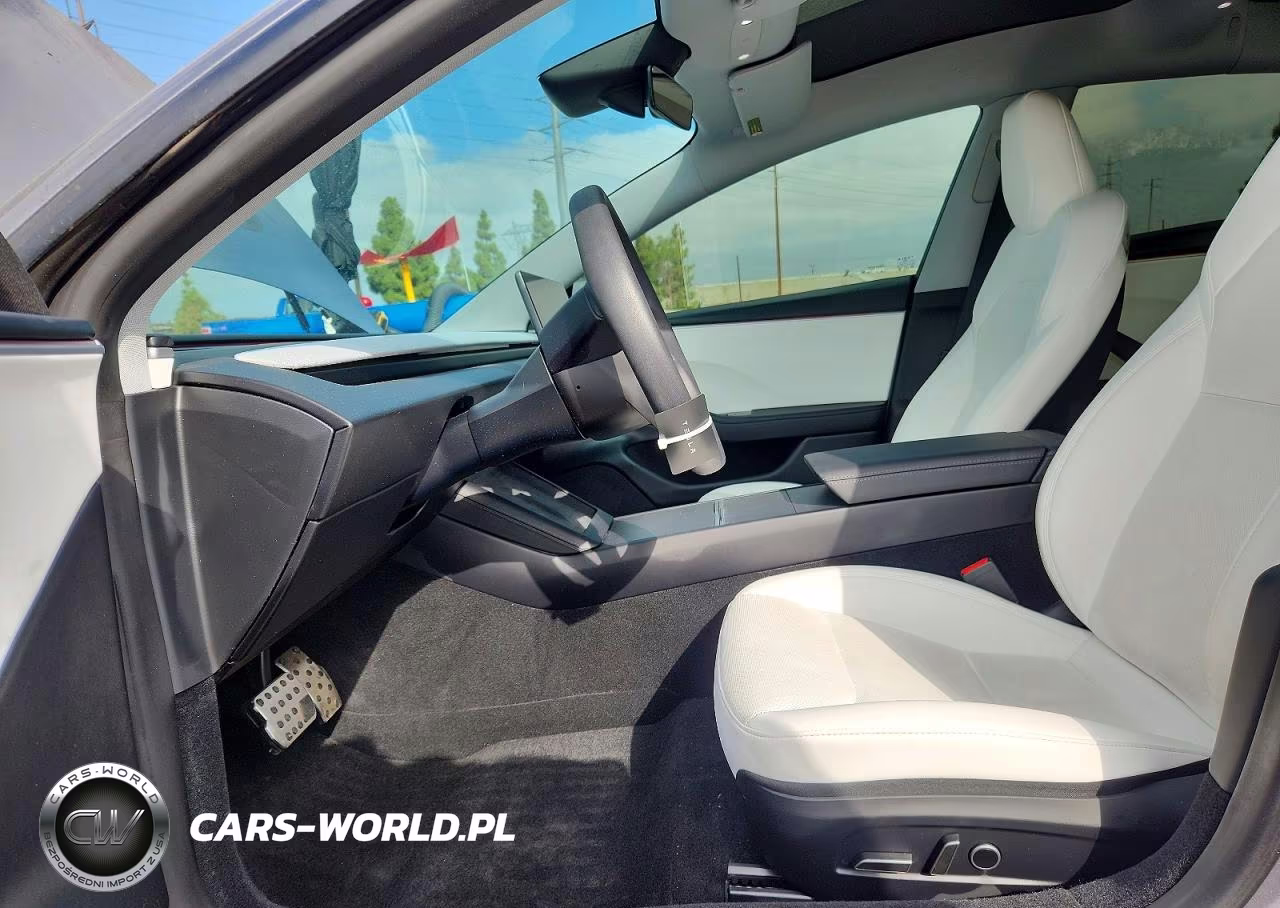 2025 Tesla Model 3 VIN:5YJ3E1EA2SF018445 - 7
