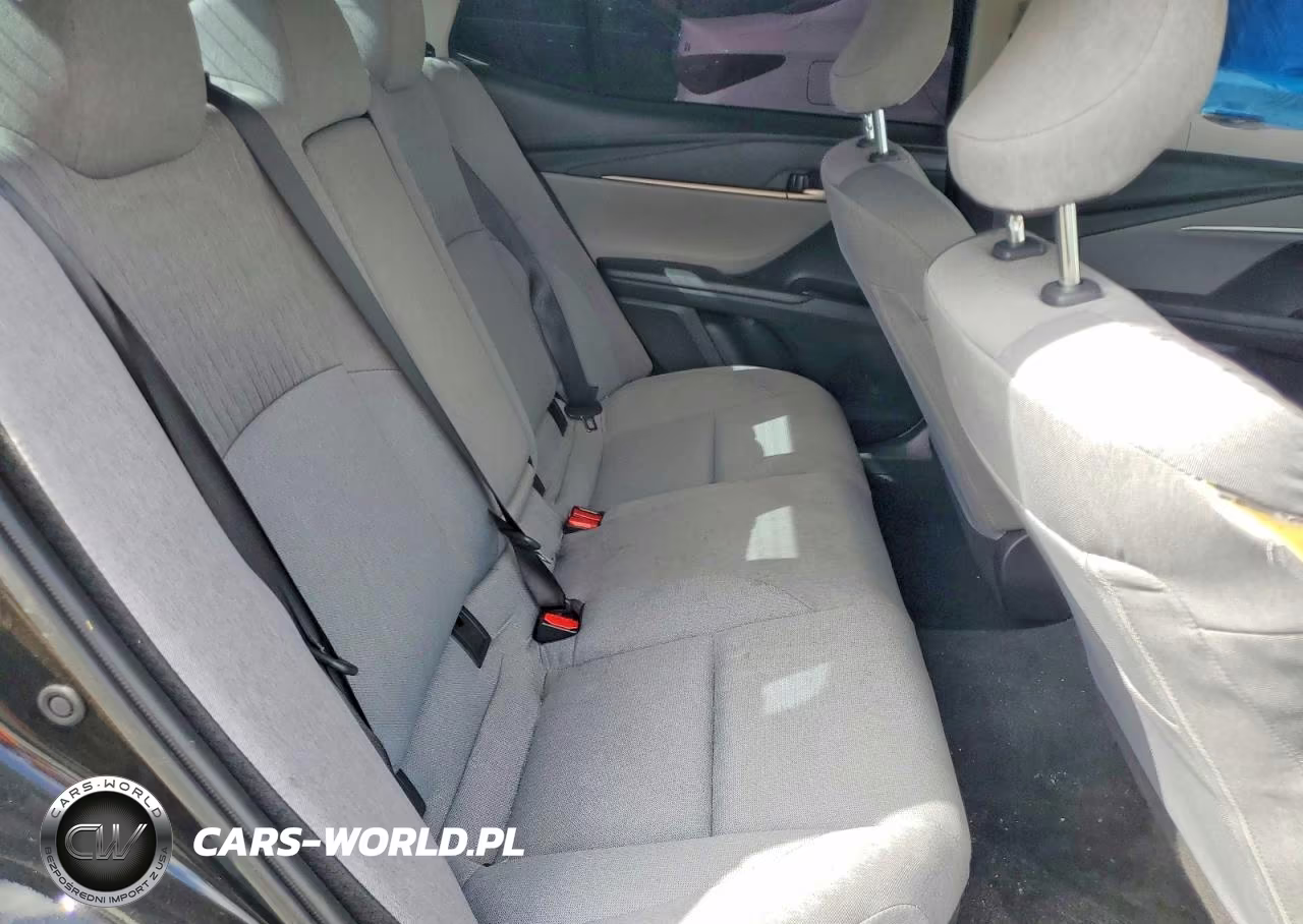 2026 Toyota Camry Le VIN:4T1DAACK8TU224031 - 10