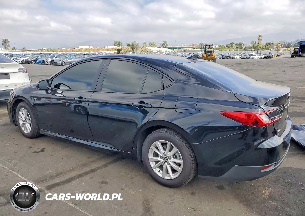 2026 Toyota Camry Le VIN:4T1DAACK8TU224031 - 2