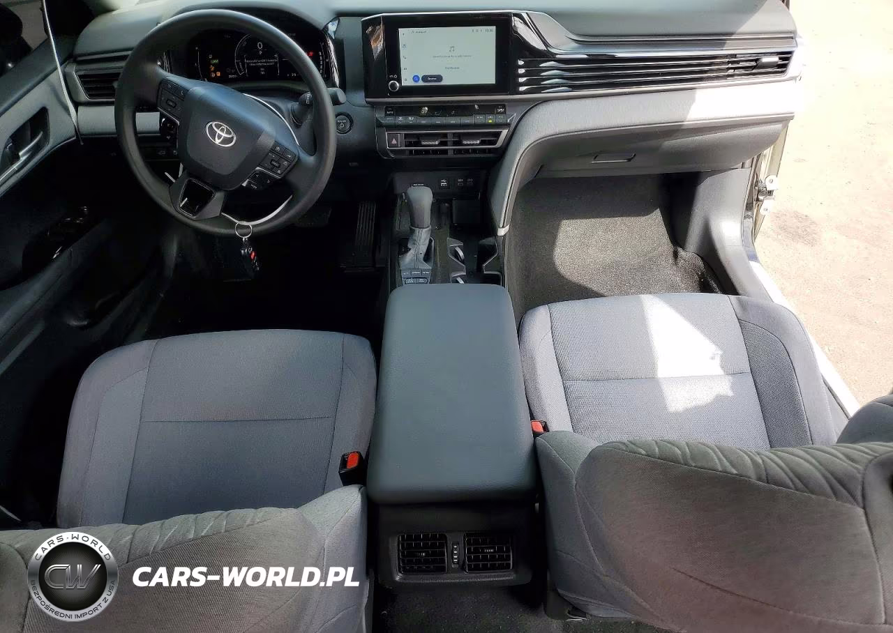 2026 Toyota Camry Le VIN:4T1DAACK8TU224031 - 8