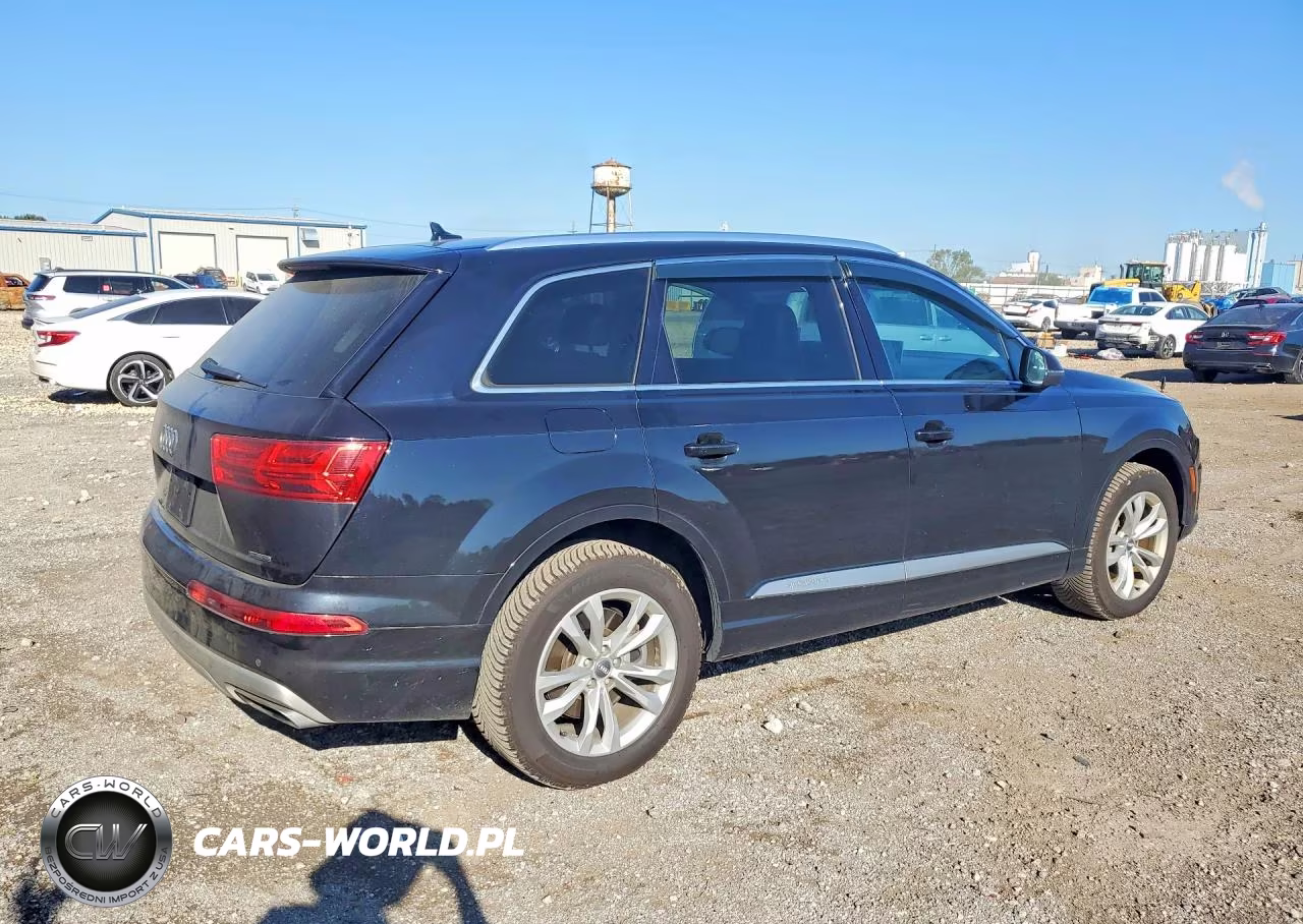 2017 Audi Q7 Premium VIN:WA1AHAF74HD043911 - 3