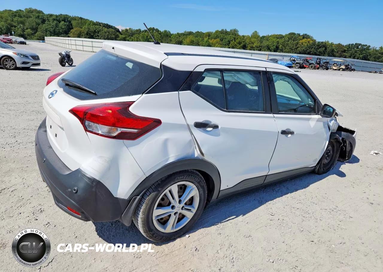 2020 Nissan Kicks S VIN:3N1CP5BV1LL565396 - 3