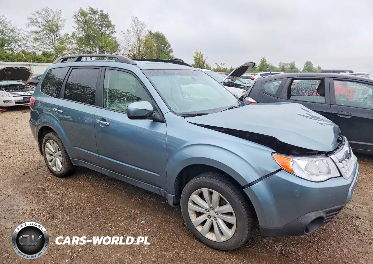 2013 Subaru Forester 2.5X Premium VIN:JF2SHADC5DH411186 - 4