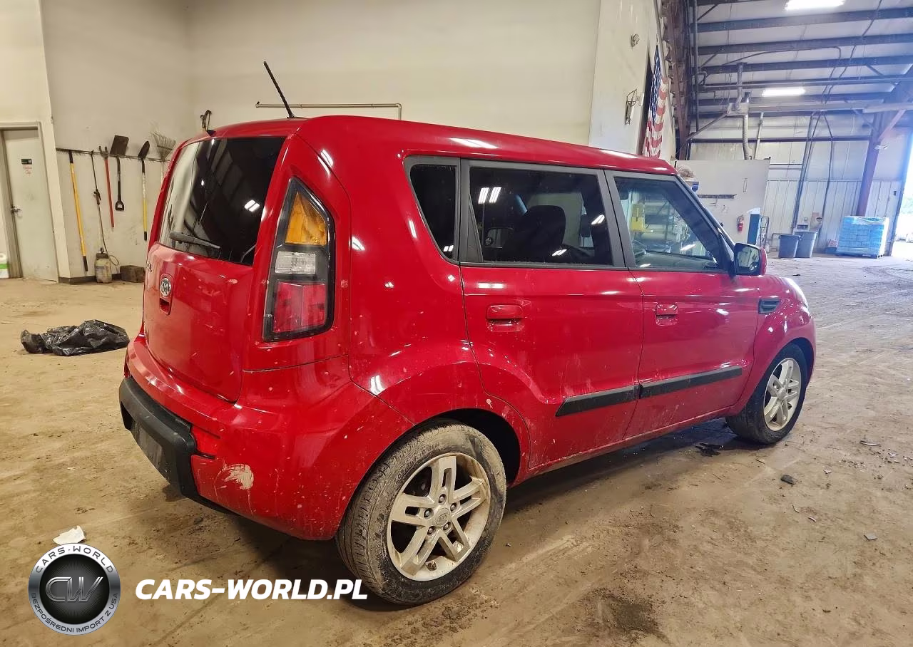 2010 Kia Soul + VIN:KNDJT2A26A7031303 - 3