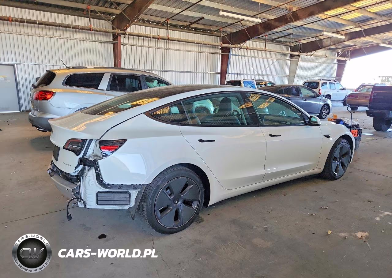 2022 Tesla Model 3 VIN:5YJ3E1EB9NF134142 - 3