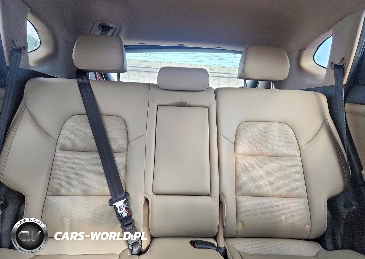 2018 Hyundai Tucson Sel Plus VIN:KM8J33A46JU764925 - 10
