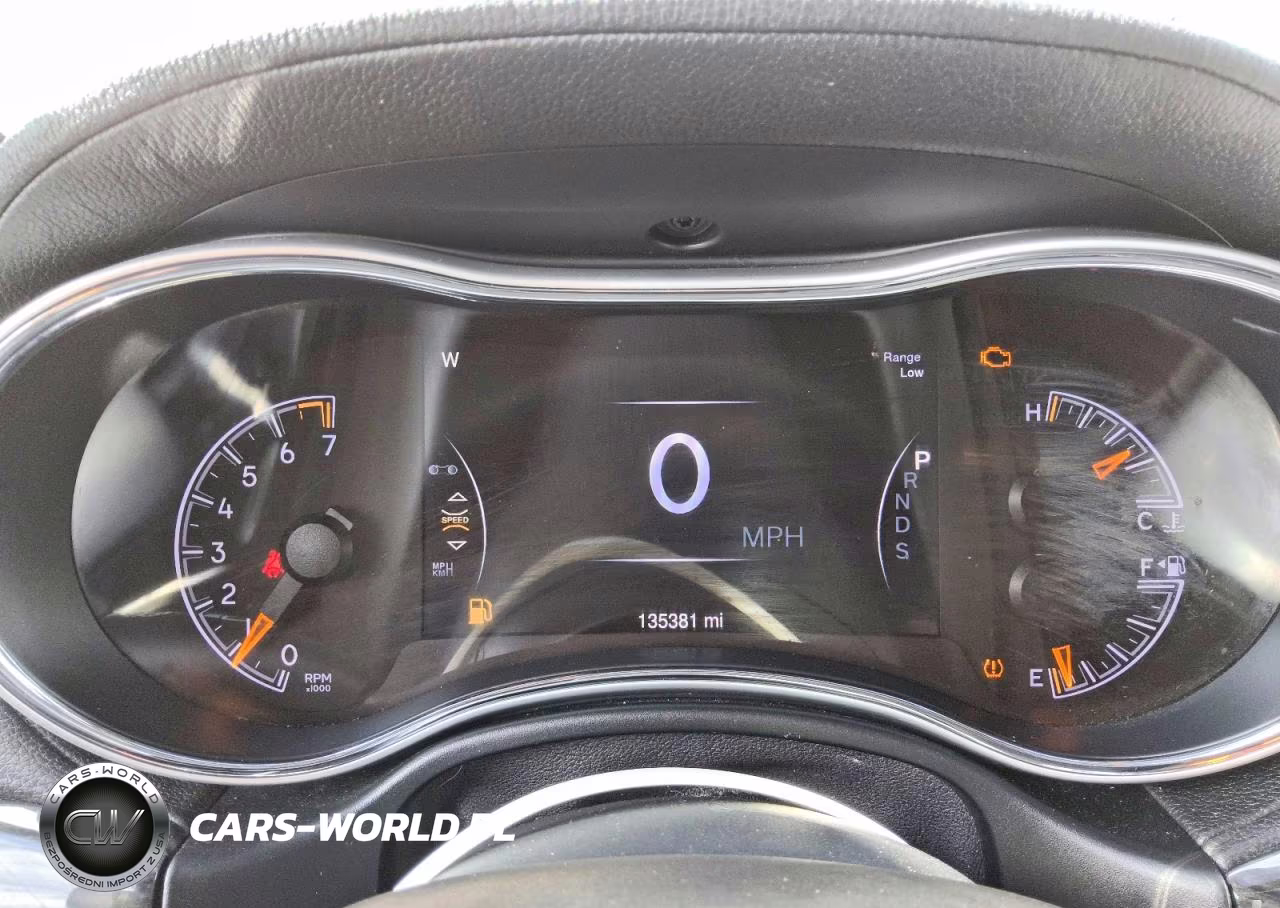 2015 Jeep Grand Cherokee Overland VIN:1C4RJECG9FC231612 - 9