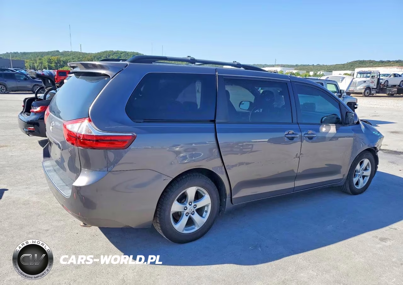 2015 Toyota Sienna Le VIN:5TDKK3DC1FS527219 - 3