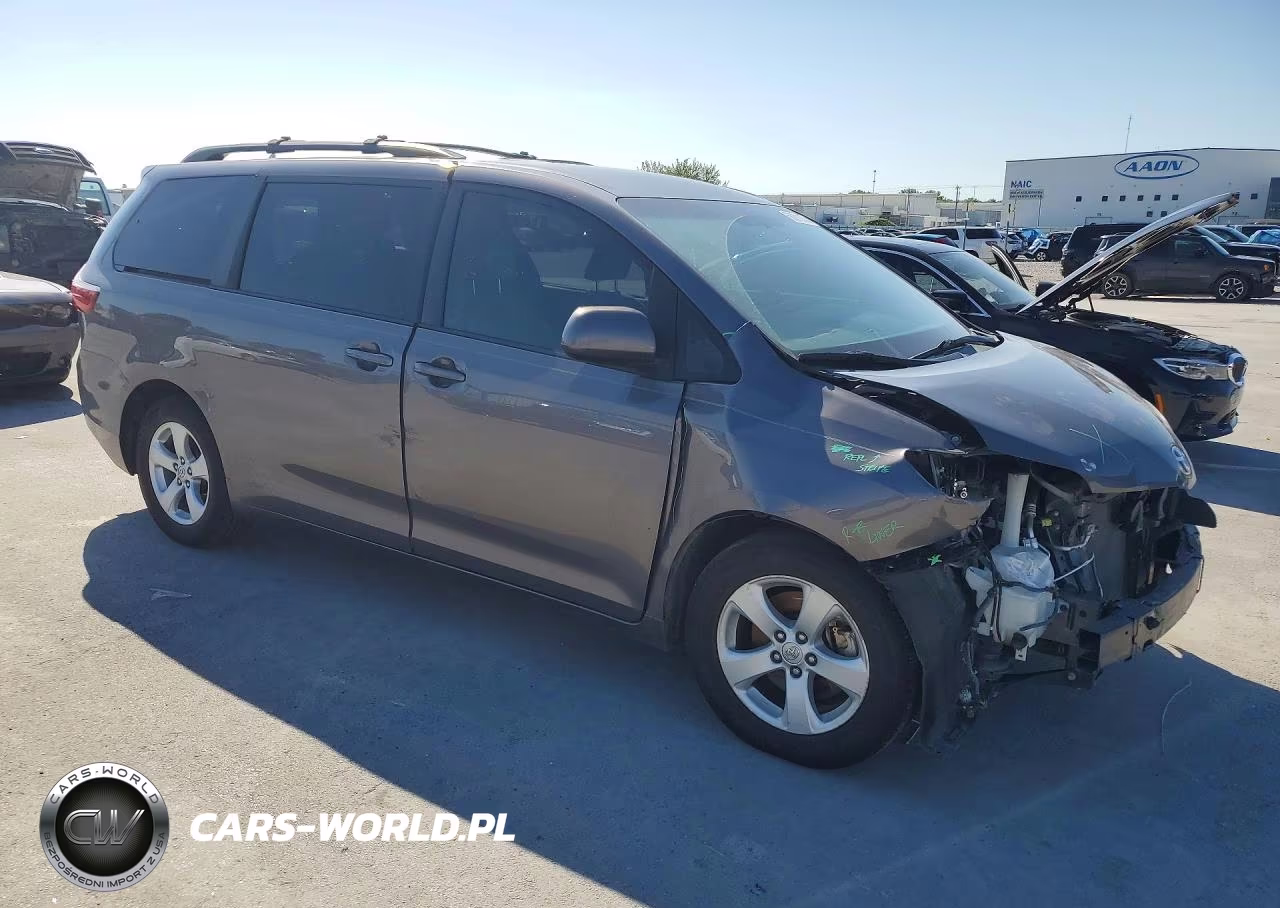 2015 Toyota Sienna Le VIN:5TDKK3DC1FS527219 - 4