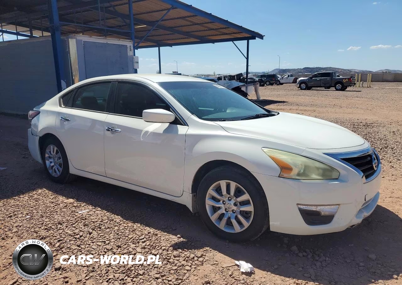 2015 Nissan Altima 2.5 S VIN:1N4AL3AP7FC286631 - 4