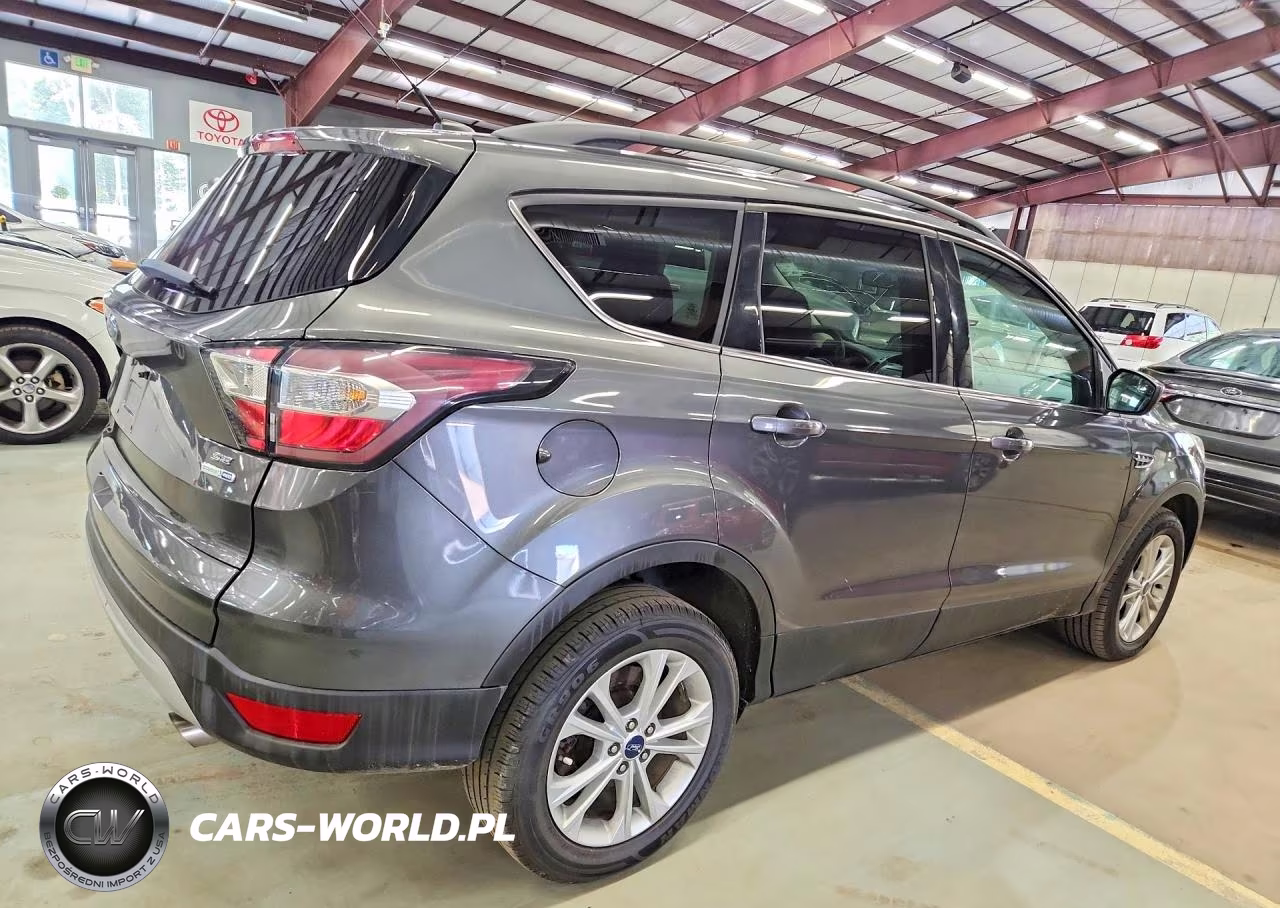 2018 Ford Escape Se VIN:1FMCU9GD5JUA58271 - 3