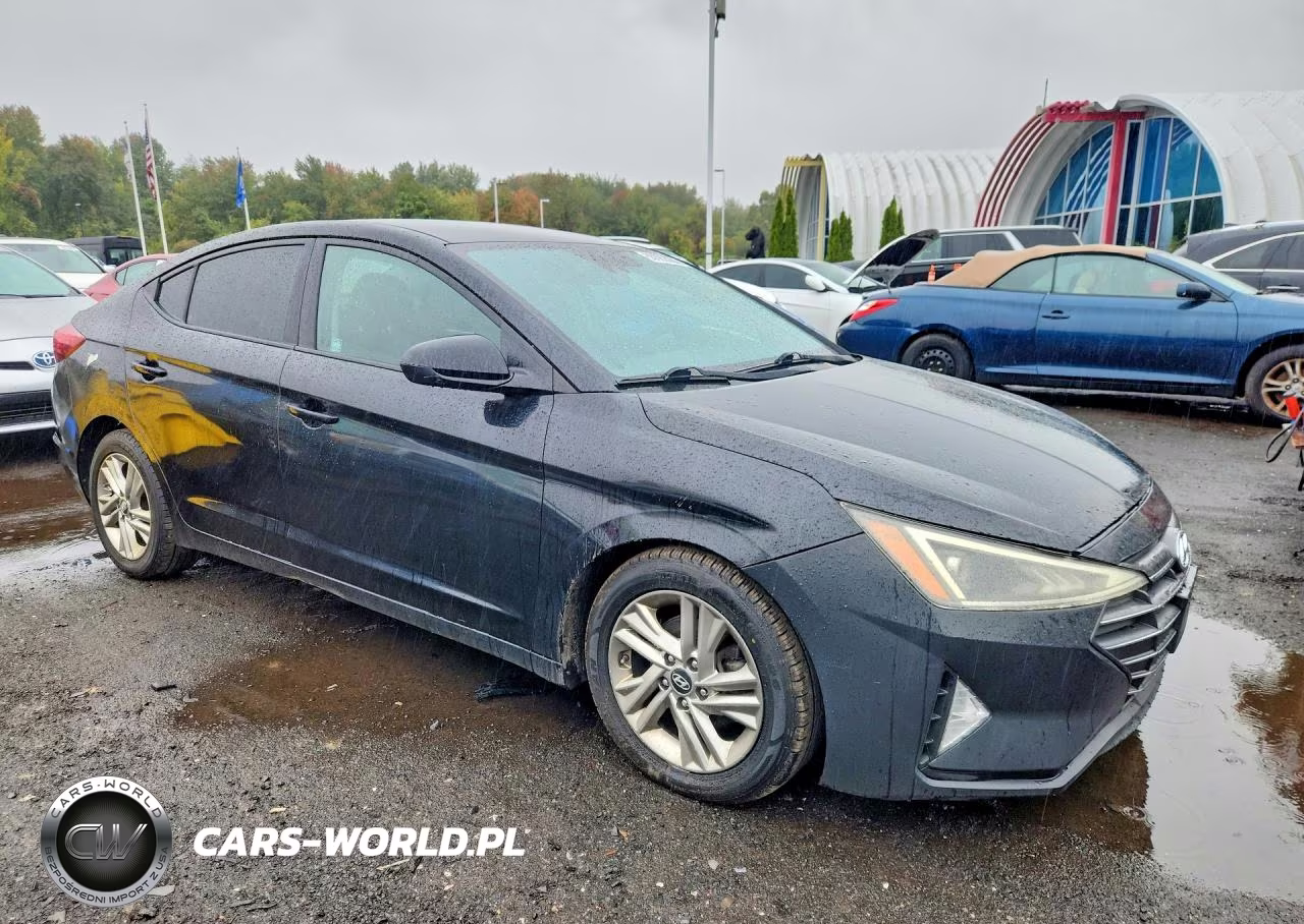 2019 Hyundai Elantra Sel VIN:5NPD84LF1KH403170 - 4