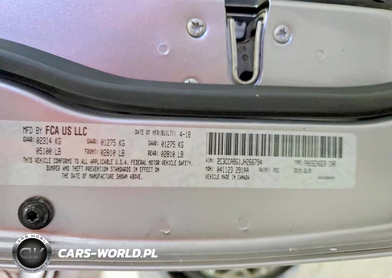 2018 Chrysler 300 S VIN:2C3CCABG1JH266794 - 12