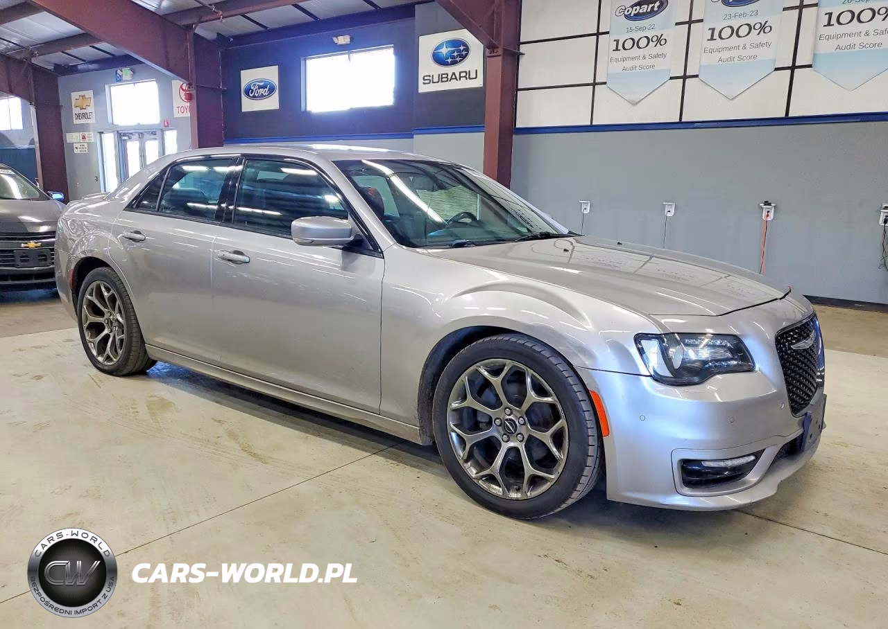 2018 Chrysler 300 S VIN:2C3CCABG1JH266794 - 4