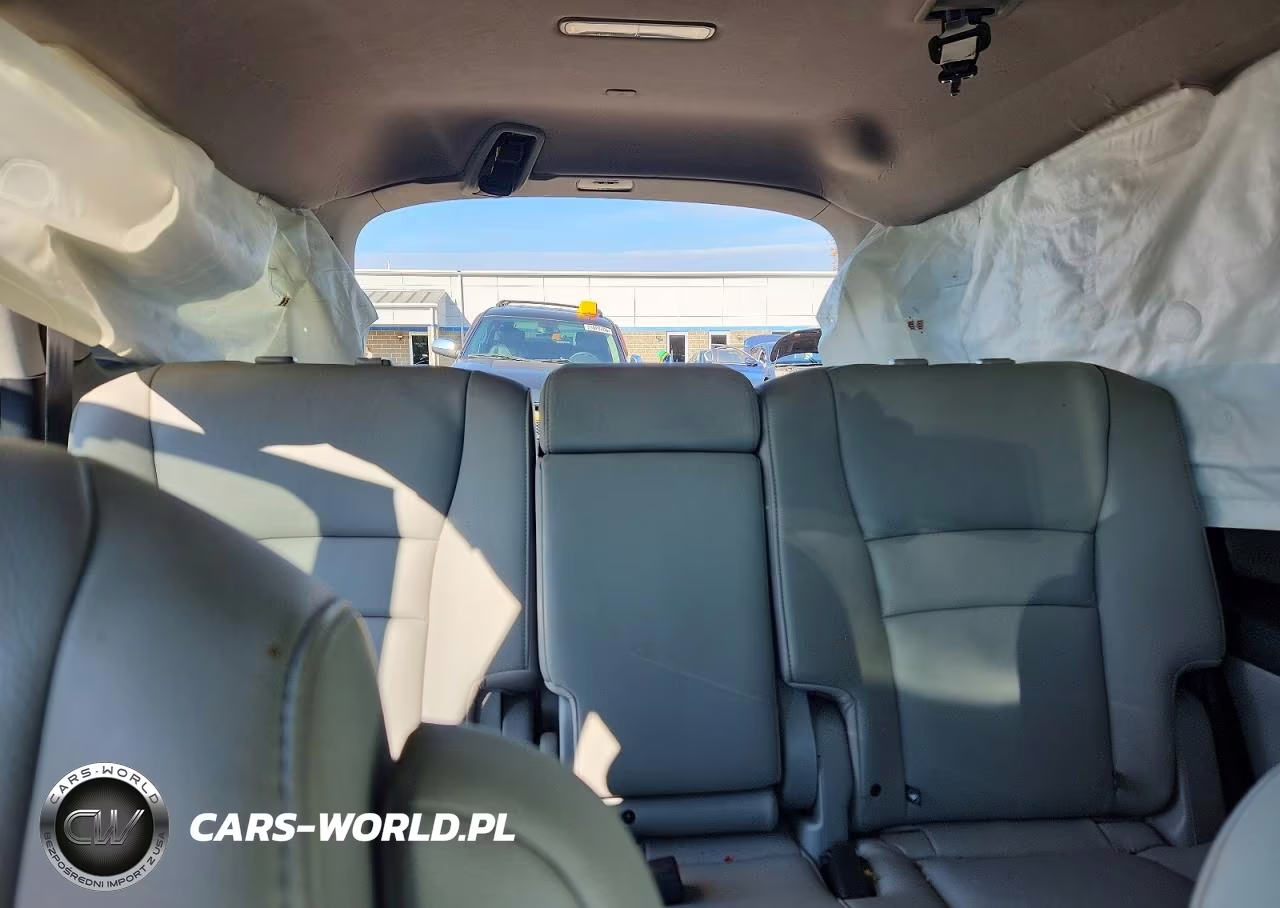 2019 Honda Pilot Touring VIN:5FNYF5H93KB020944 - 10