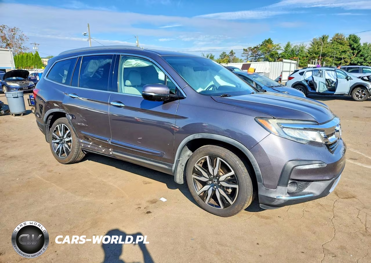 2019 Honda Pilot Touring VIN:5FNYF5H93KB020944 - 4