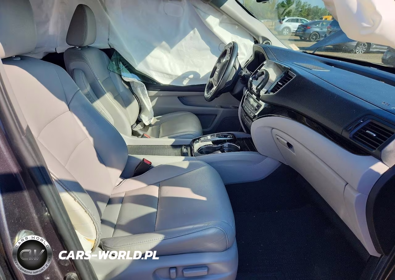 2019 Honda Pilot Touring VIN:5FNYF5H93KB020944 - 7