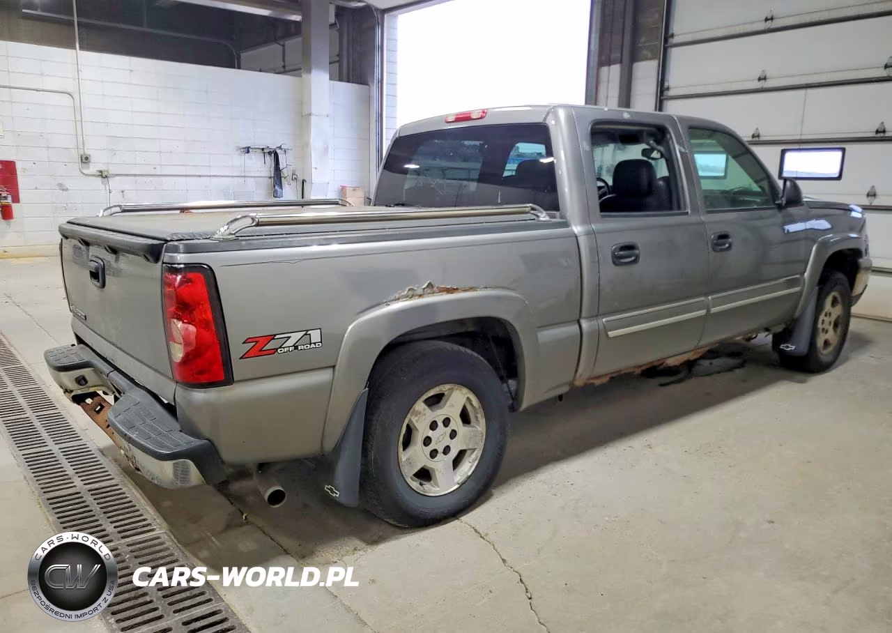 2007 Chevrolet Silverado K1500 Classic Crew Cab VIN:2GCEK13Z471104523 - 3