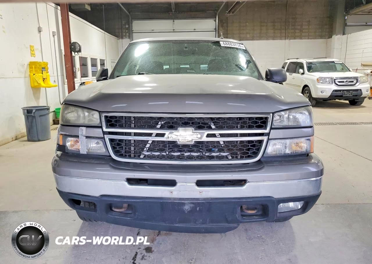 2007 Chevrolet Silverado K1500 Classic Crew Cab VIN:2GCEK13Z471104523 - 5