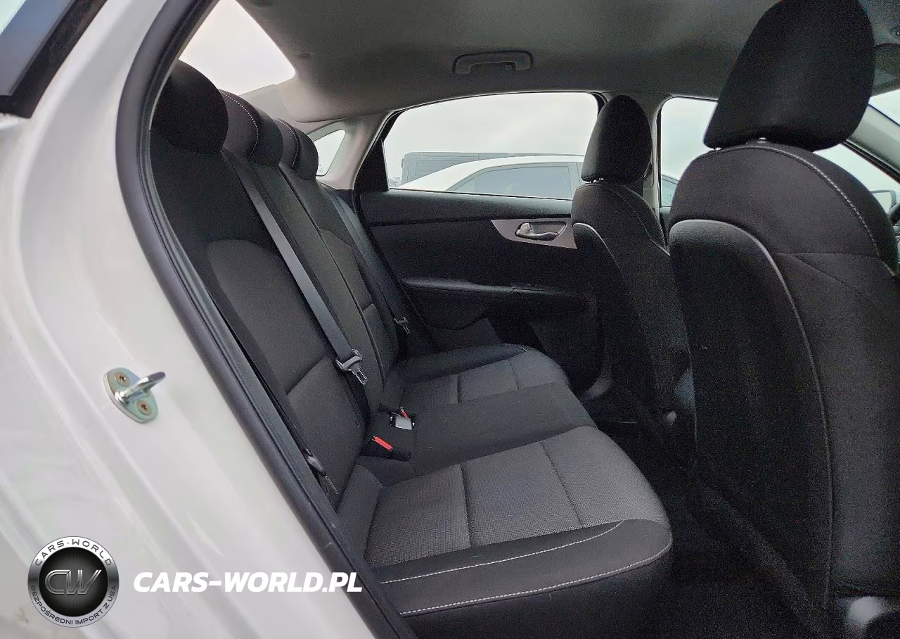 2023 Kia Forte Lxs VIN:3KPF24AD3PE537699 - 10
