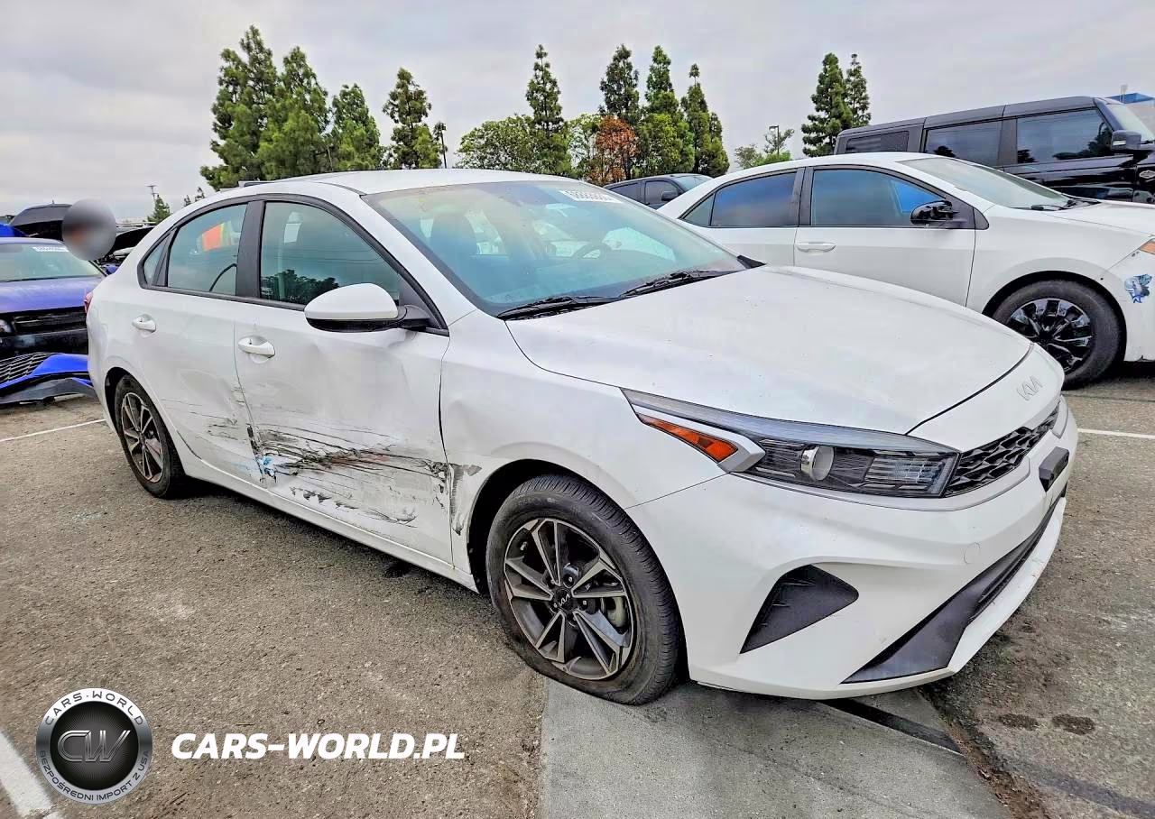 2023 Kia Forte Lxs VIN:3KPF24AD3PE537699 - 4