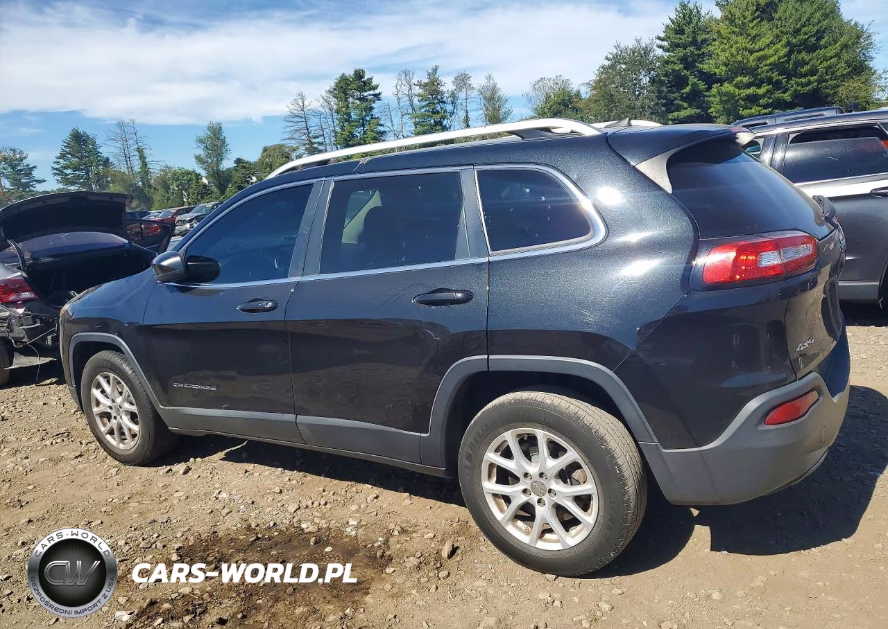 2016 Jeep Cherokee Latitude VIN:1C4PJMCB1GW241055 - 2