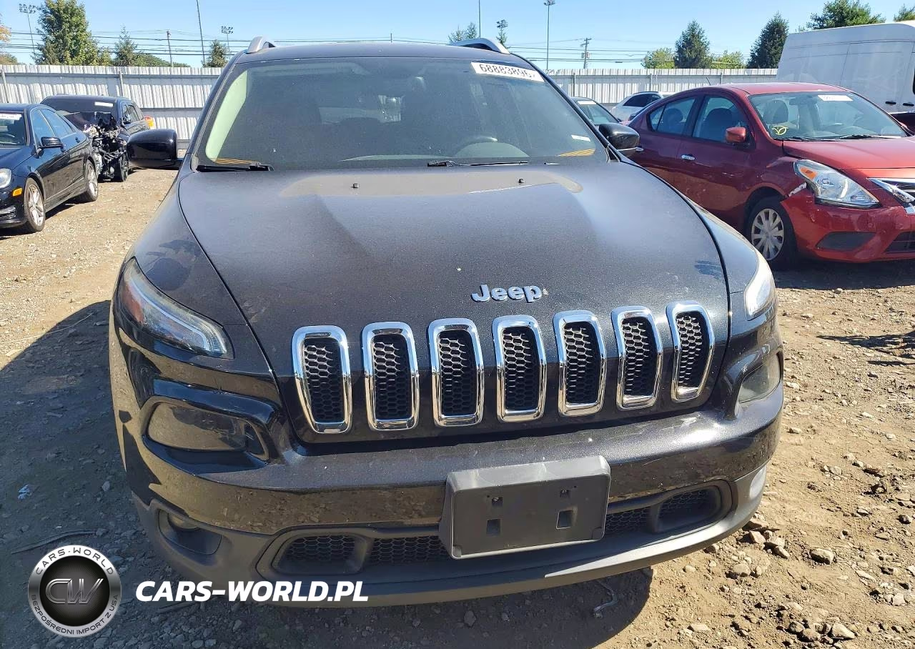 2016 Jeep Cherokee Latitude VIN:1C4PJMCB1GW241055 - 5
