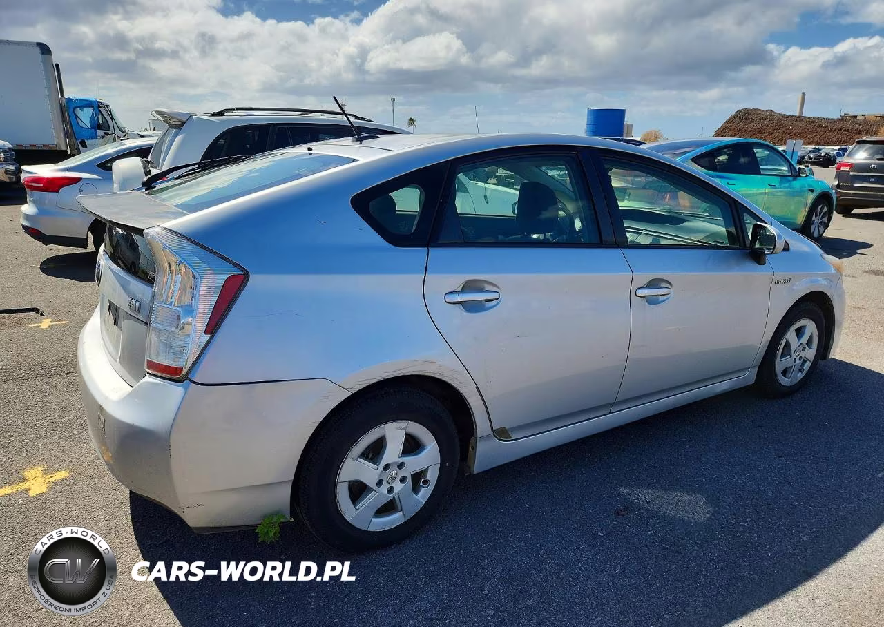 2011 Toyota Prius One VIN:JTDKN3DU5B1424988 - 3
