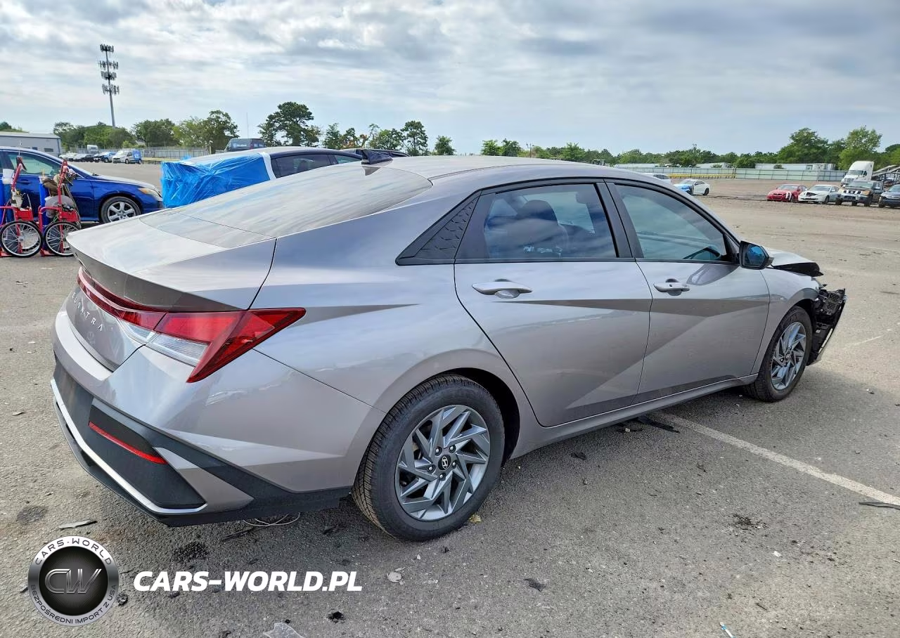 2024 Hyundai Elantra Sel VIN:KMHLM4DG9RU784020 - 3