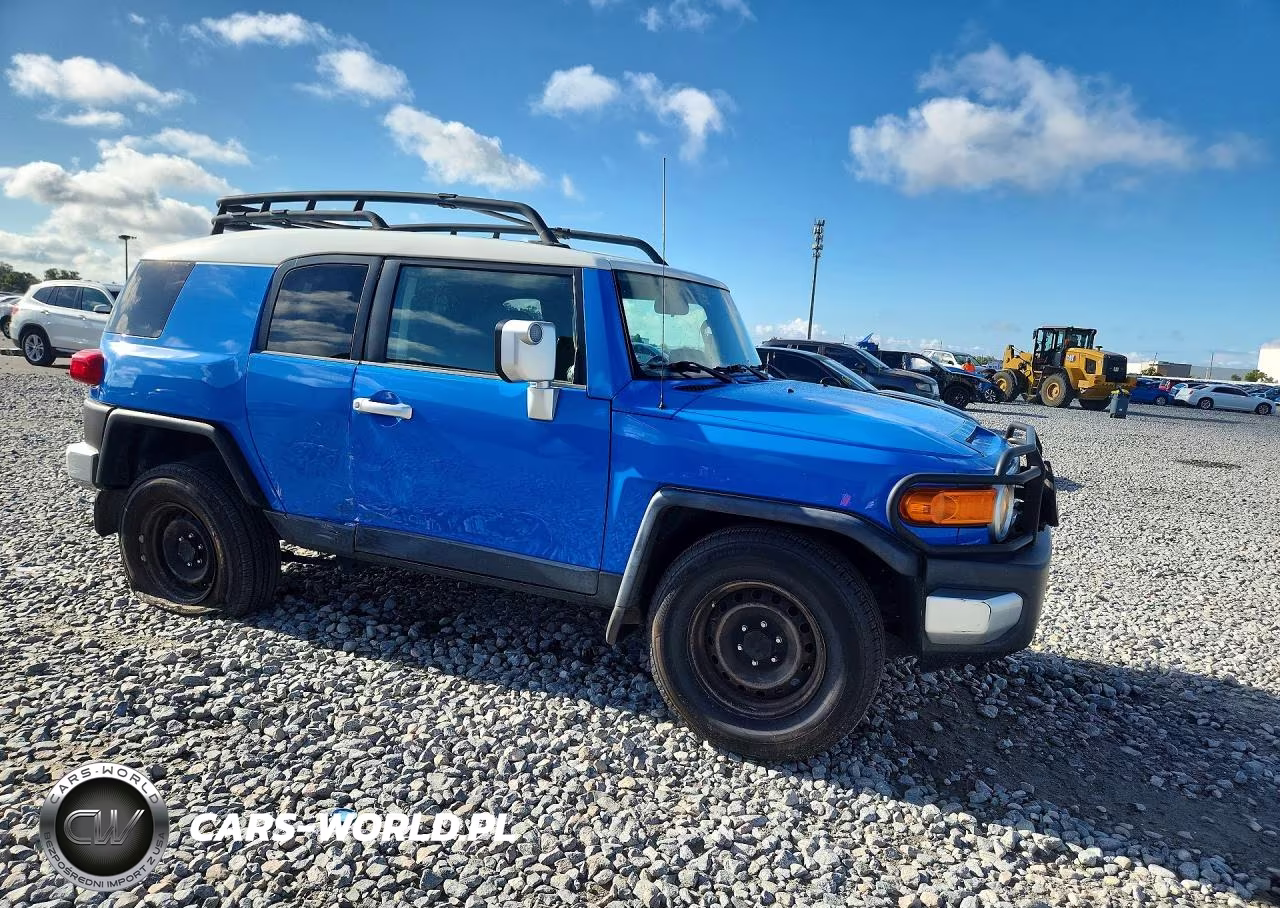 2008 Toyota Fj Cruiser Base VIN:JTEZU11F38K007623 - 4