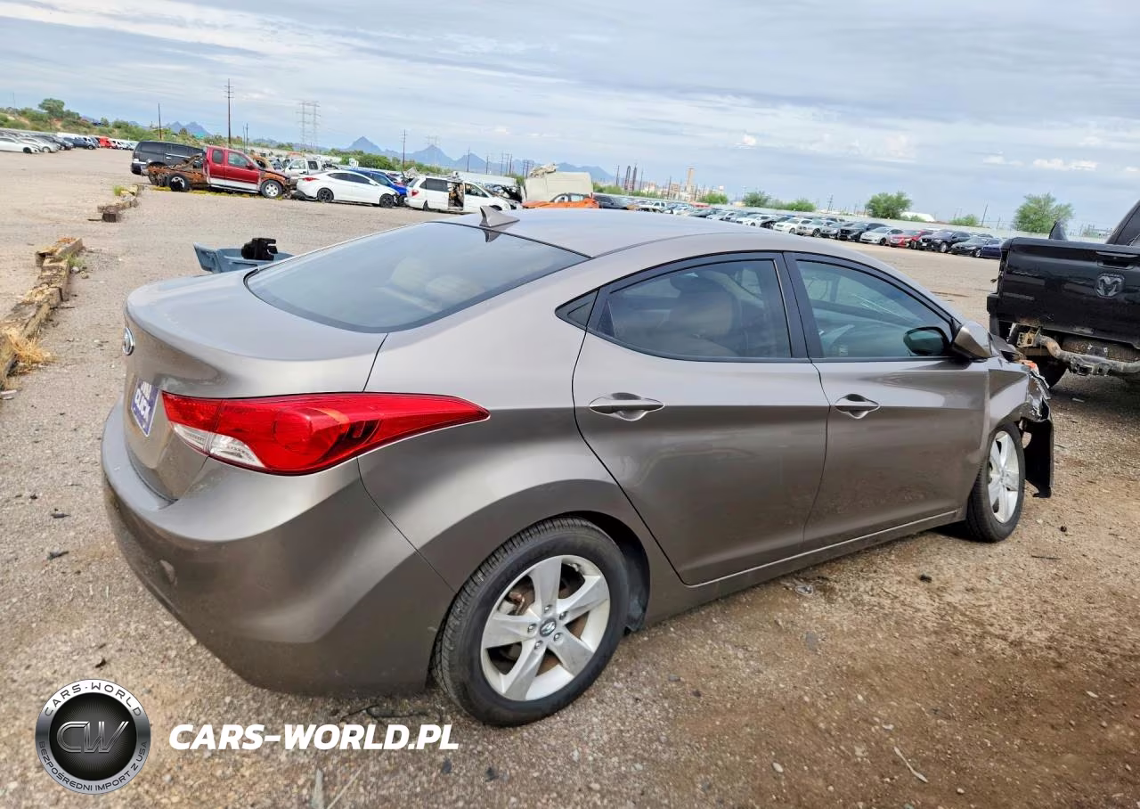 2011 Hyundai Elantra Gls VIN:5NPDH4AE7BH028816 - 3