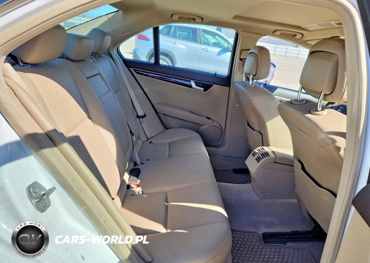 2014 Mercedes-Benz C 250 VIN:WDDGF4HB3ER307178 - 10