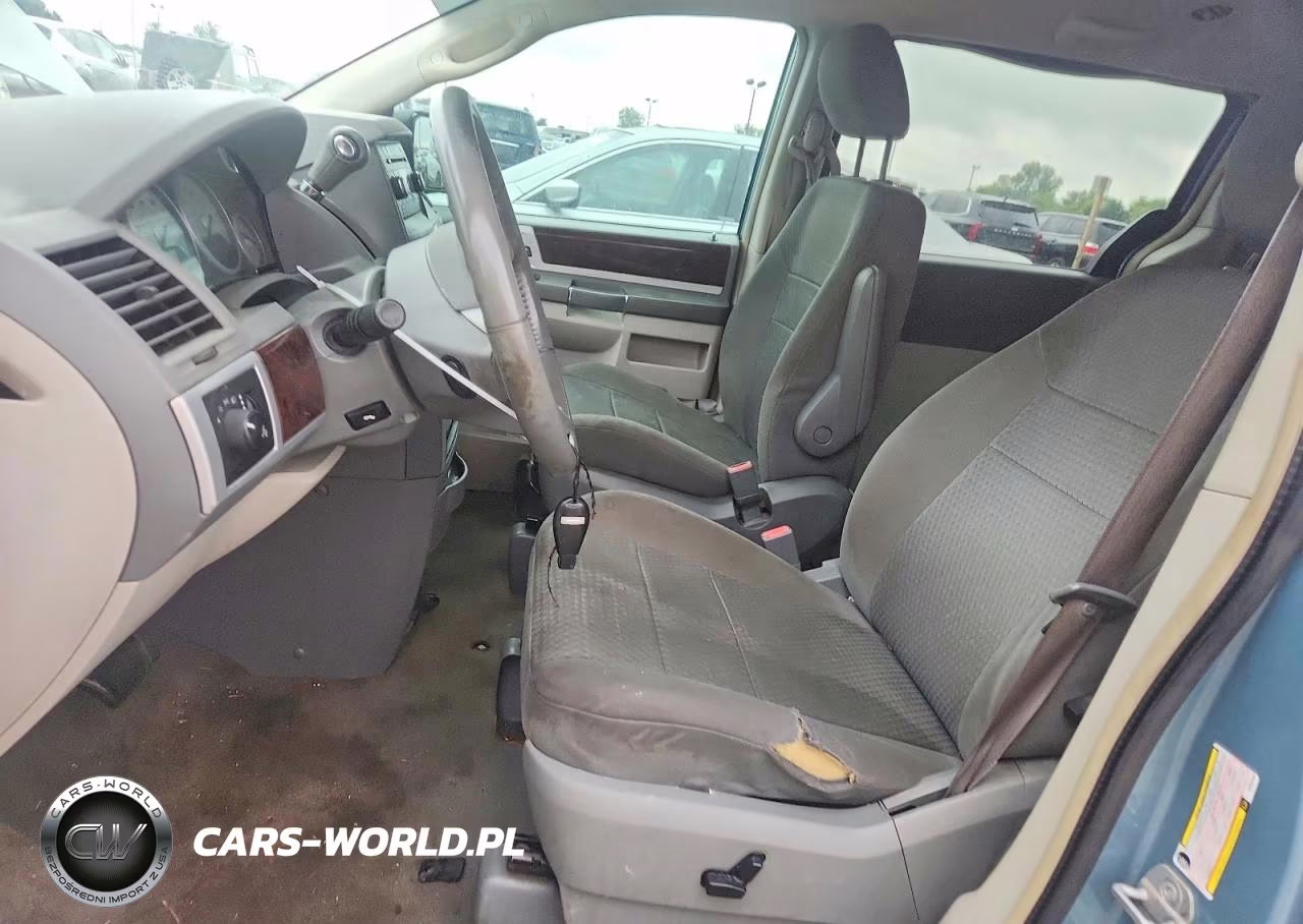 2010 Chrysler Town & Country Touring VIN:2A4RR5D16AR230186 - 7