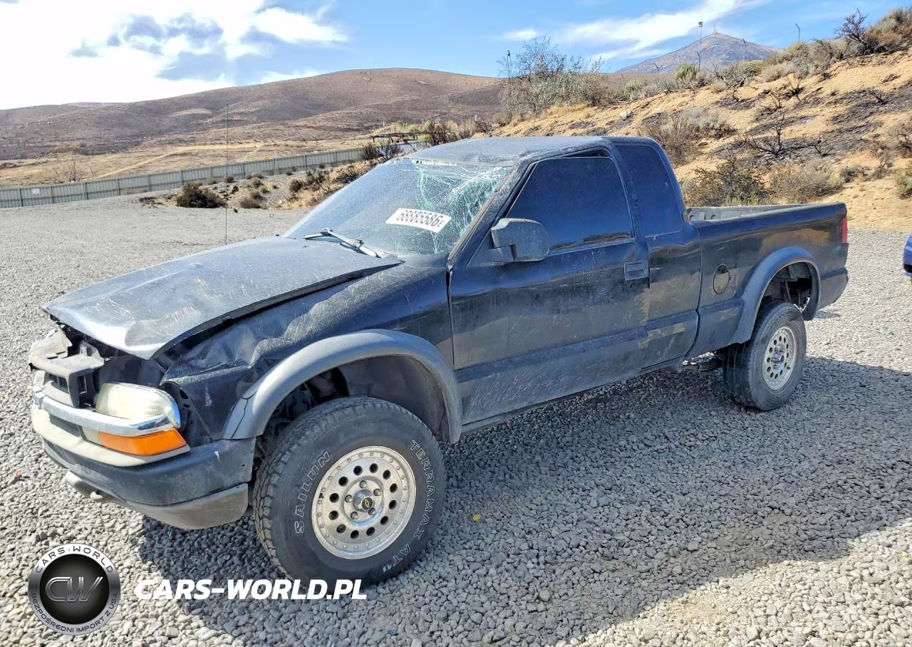 2003 Chevrolet S Truck S10 VIN:1GCCT19X938233925 - 1
