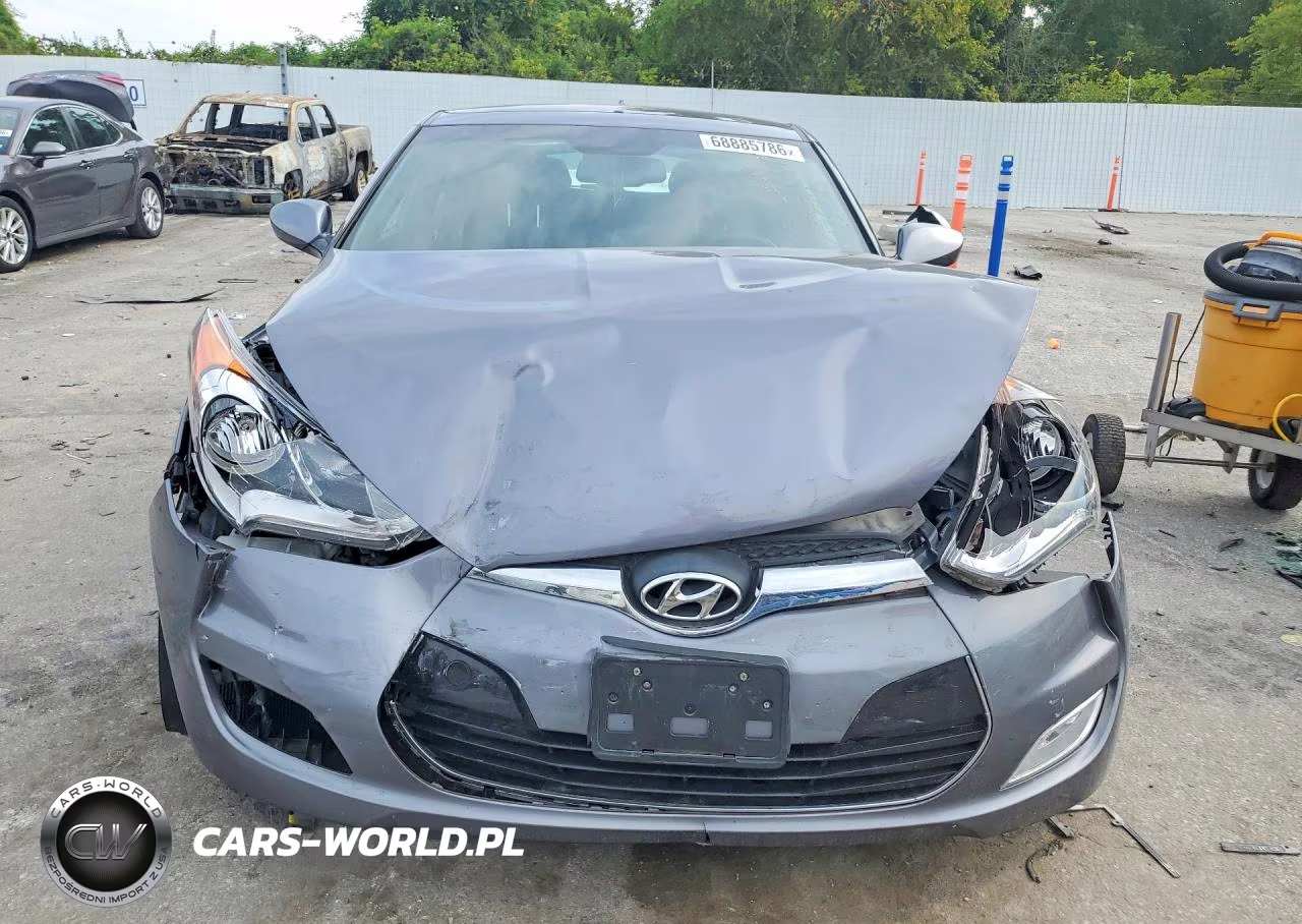2017 Hyundai Veloster Value Edition VIN:KMHTC6AD2HU320784 - 5
