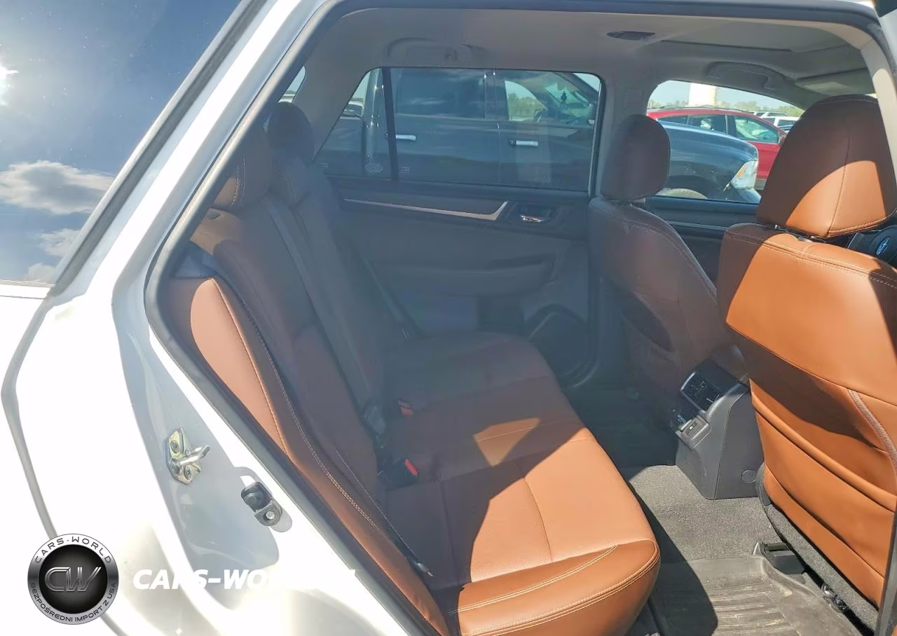 2018 Subaru Outback Touring VIN:4S4BSETC6J3393293 - 11