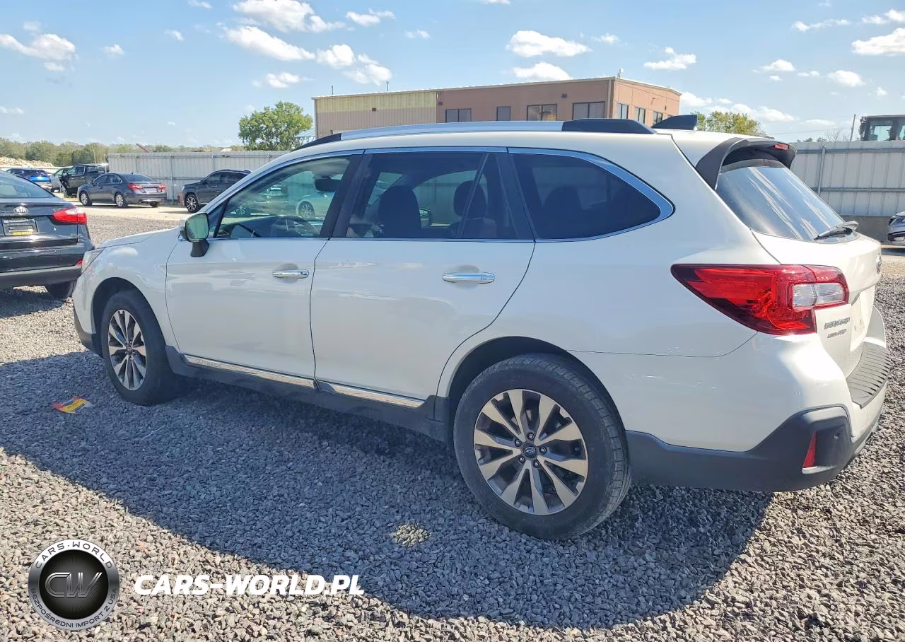 2018 Subaru Outback Touring VIN:4S4BSETC6J3393293 - 2