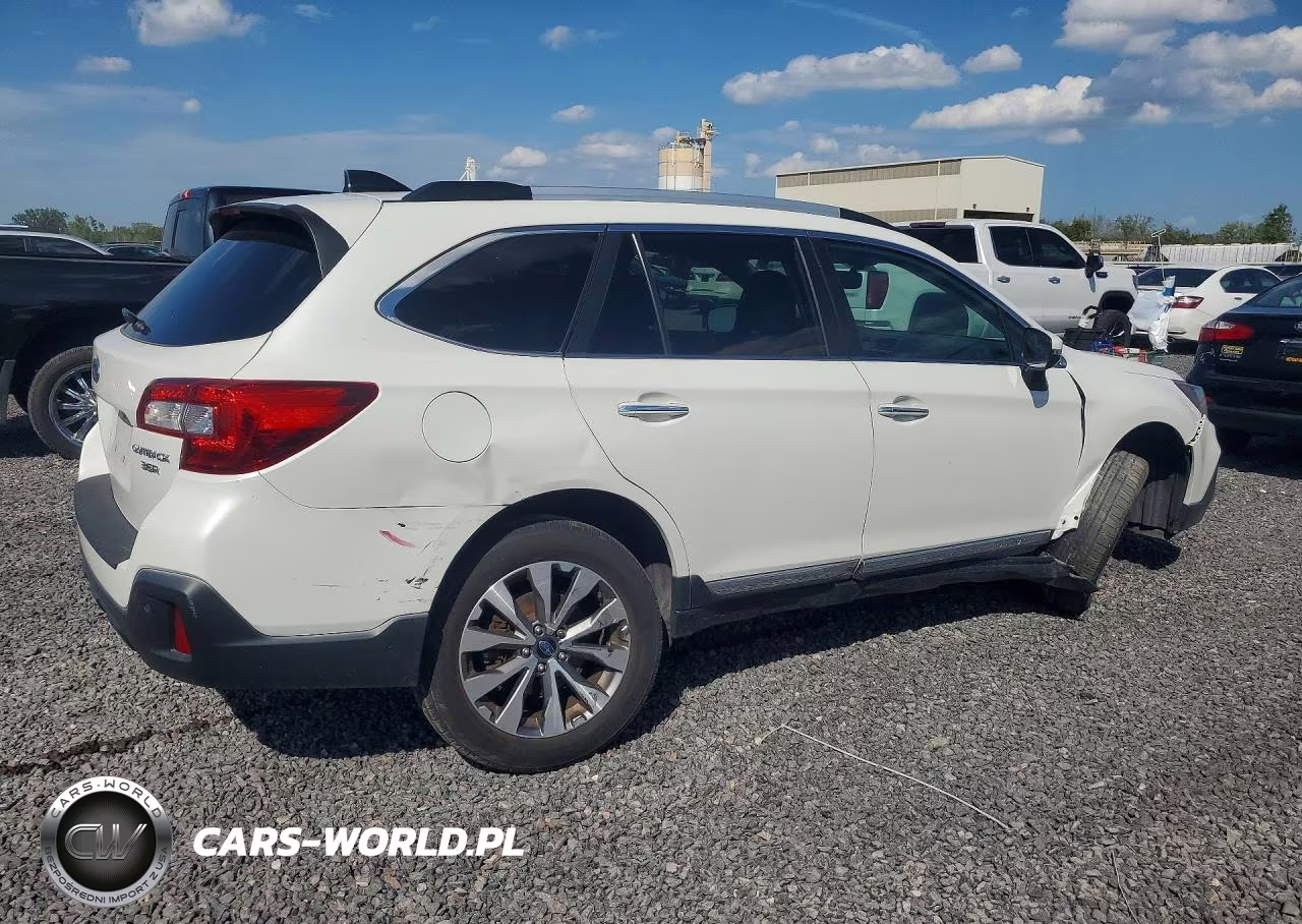 2018 Subaru Outback Touring VIN:4S4BSETC6J3393293 - 3