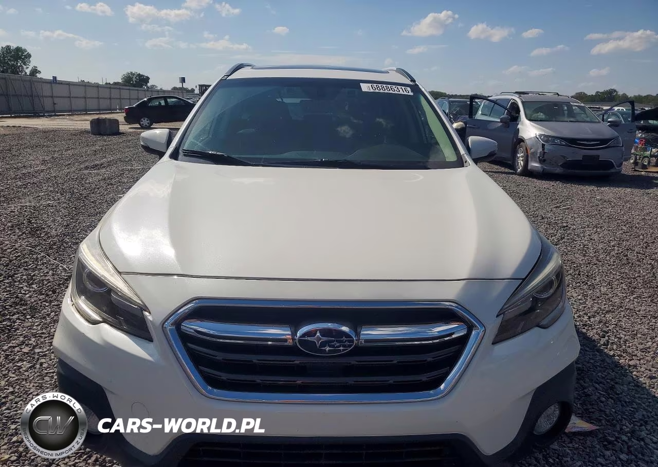 2018 Subaru Outback Touring VIN:4S4BSETC6J3393293 - 5